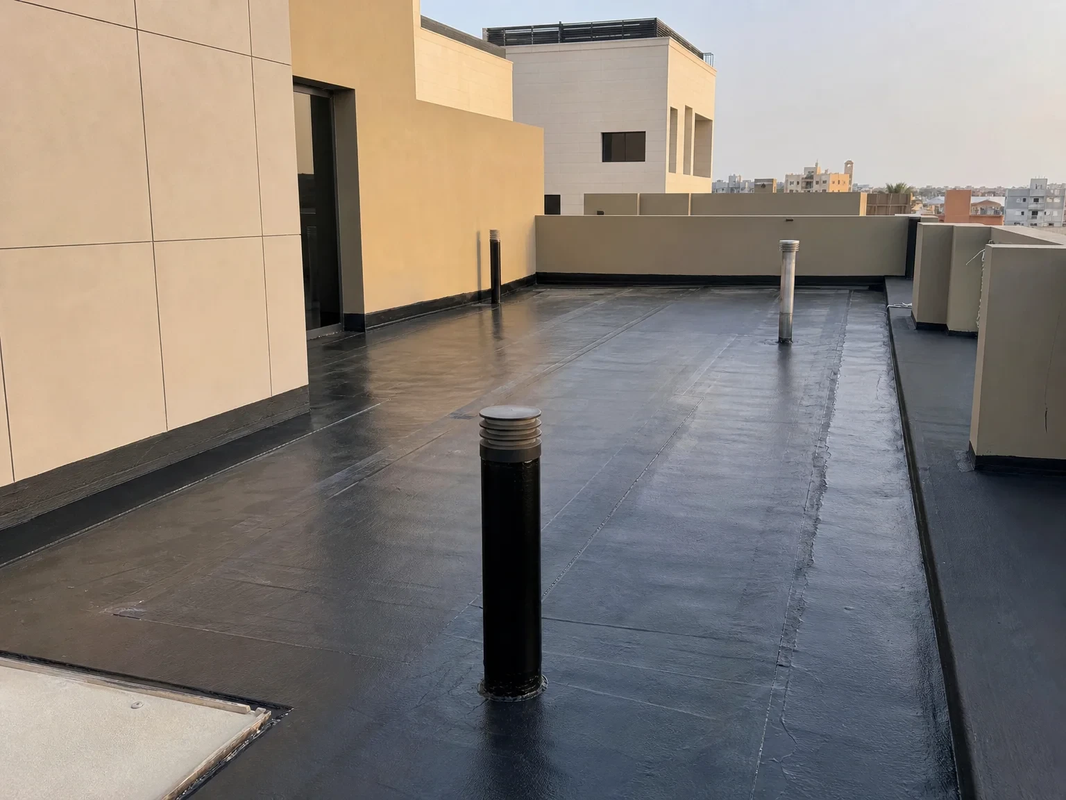 كيف تبدأ أعمال عزل أسطح جدة في جدة؟ — تفاصيل عزل سطح مبنى